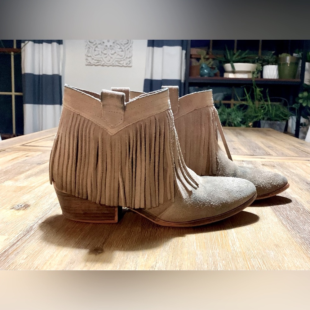 RESTRICTED Leather Fringe Booties - Size 8 - tan taupe western boho festival